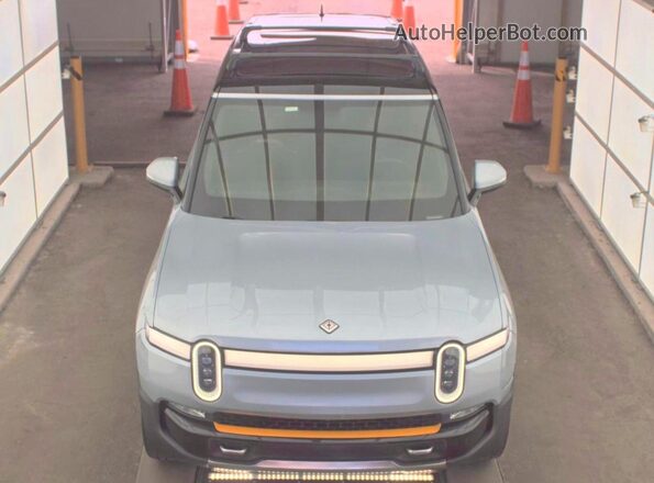 7PDSGABA4PN019950 2023 RIVIAN R1S Gray 