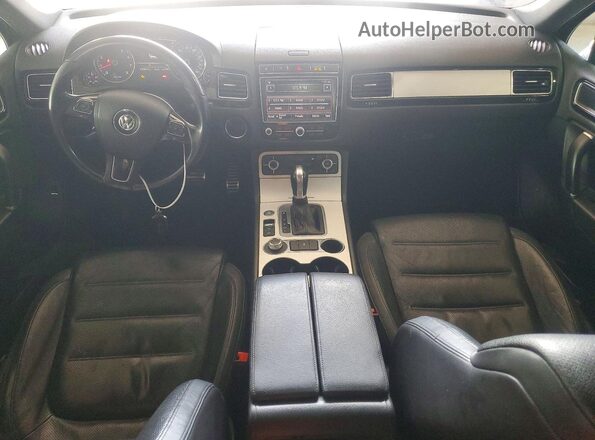 WVGRF7BP1HD000355 2017 VOLKSWAGEN TOUAREG White 
