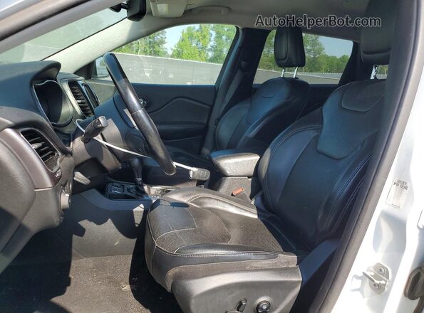 1C4PJLDB6KD357042 2019 JEEP CHEROKEE White Widok deski rozdzielczej