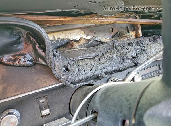 262670E155152 1970 PONTIAC BONNEVILLE Gold Instrument cluster view