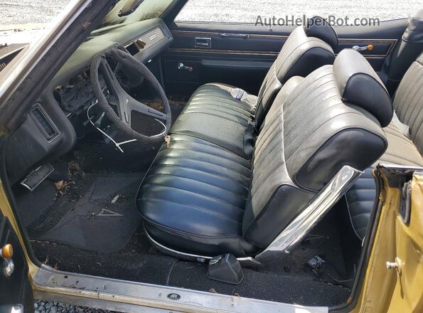 262670E155152 1970 PONTIAC BONNEVILLE Gold Front interior view