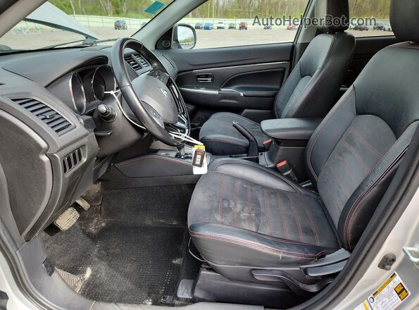 JA4AR3AW8JZ005436 2018 MITSUBISHI OUTLANDER Silver 