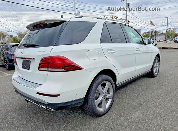 4JGDA5HB9JB073760 2018 MERCEDES-BENZ GLE Silver Widok z przodu