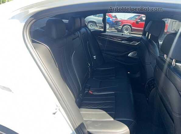 WBAJB9C57JB049807 2018 BMW M5 White Front interior view