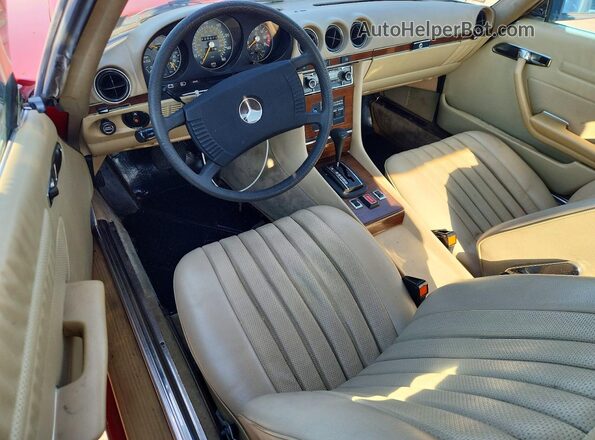 10704412048647 1978 MERCEDES-BENZ 450 Red Widok zestawu wskaźników