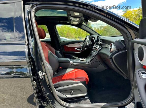 W1N0G8DB8NV351733 2022 MERCEDES-BENZ GLC-CLASS Black Հետևի նստատեղերի տեսք