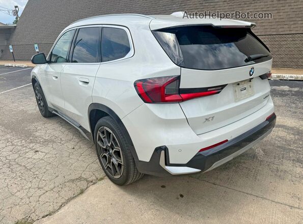 WBX73EF07P5W12917 2023 BMW X1 White Delantero derecho