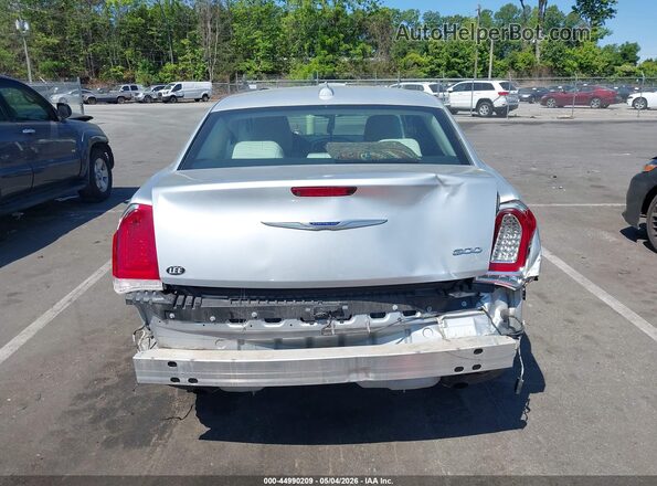 2C3CCAAG0KH667174 2019 CHRYSLER 300 Silver 