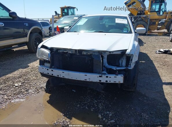 2C3CCAAG1HH662283 2017 CHRYSLER 300 White Widok z przodu