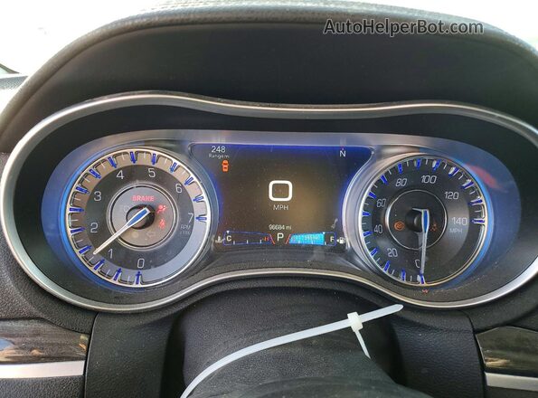 2C3CCAAG2HH612797 2017 CHRYSLER 300 Black Widok zestawu wskaźników