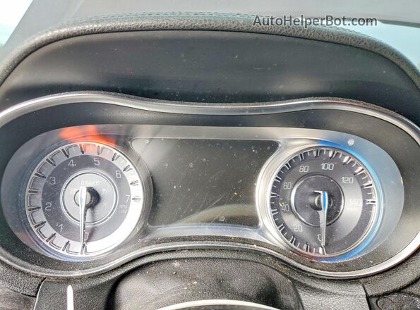 2C3CCAAG4LH115663 2020 CHRYSLER 300 Maroon Vista del cuadro de instrumentos
