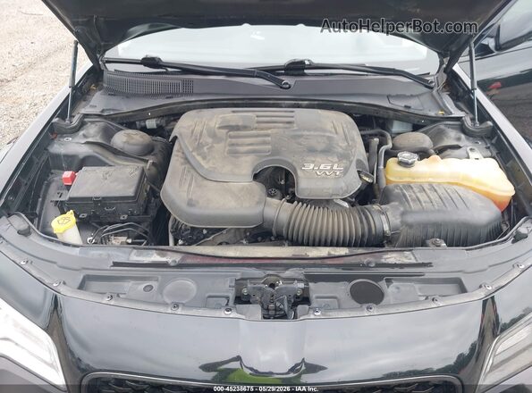 2C3CCAAG5HH663744 2017 CHRYSLER 300 Black Հետևի տեսք