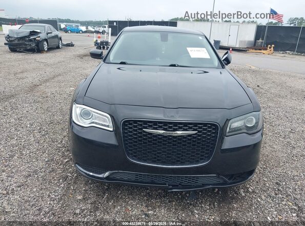 2C3CCAAG5HH663744 2017 CHRYSLER 300 Black Սարքավորումների վահանակի տեսք