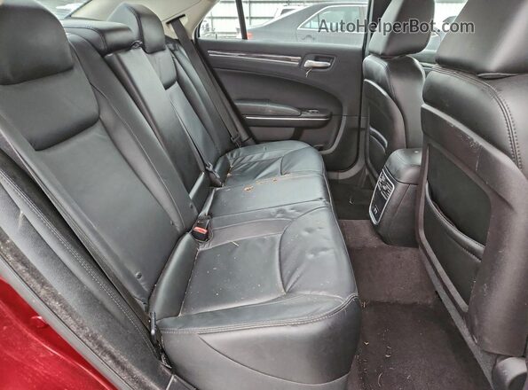 2C3CCAAG7GH329049 2016 CHRYSLER 300 Maroon Widok tylnych siedzeń