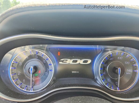 2C3CCAAG7HH609961 2017 CHRYSLER 300 Синий Вид щитка приборов