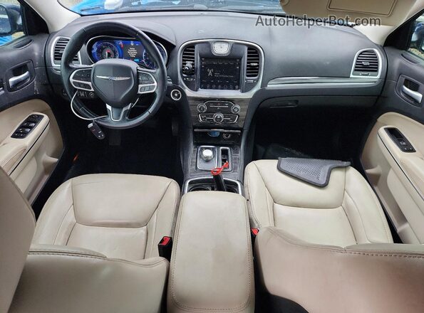 2C3CCAAG7HH609961 2017 CHRYSLER 300 Синий Вид панели приборов