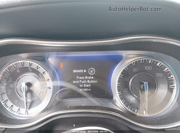 2C3CCAAG7JH208223 2018 CHRYSLER 300 Gray Widok tylnych siedzeń