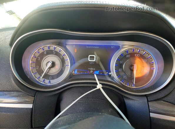 2C3CCAAG7LH220536 2020 CHRYSLER 300 Charcoal ხელსაწყოთა პანელის ხედი