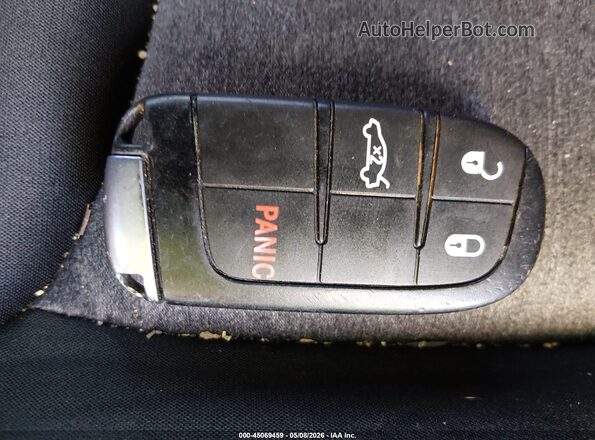 2C3CCAAG8KH758919 2019 CHRYSLER 300 Black Vista del salpicadero