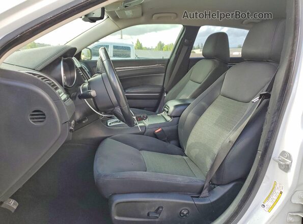 2C3CCAAG9KH641012 2019 CHRYSLER 300 White Vista interior delantera
