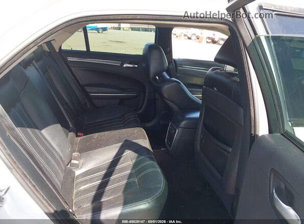 2C3CCAAGXJH331756 2018 CHRYSLER 300 White Widok naklejki z numerem VIN