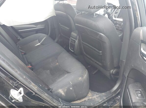 2C3CCAAGXKH627605 2019 CHRYSLER 300 Black 