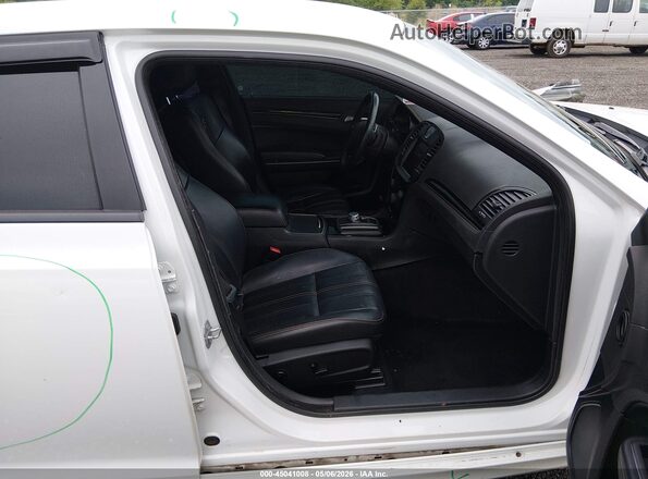 2C3CCABG0HH653380 2017 CHRYSLER 300 White წინა სალონის ხედი