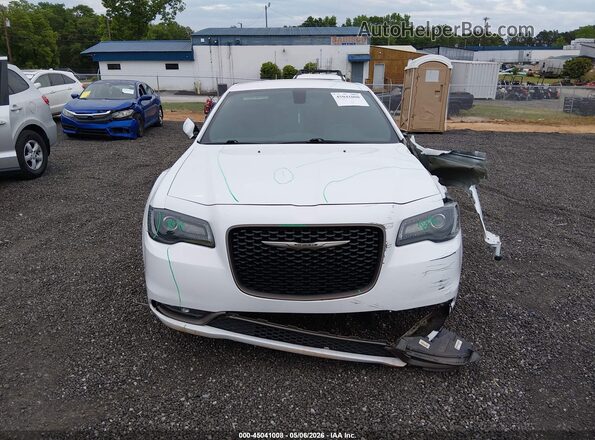 2C3CCABG0HH653380 2017 CHRYSLER 300 White უკანა სალონის ხედი