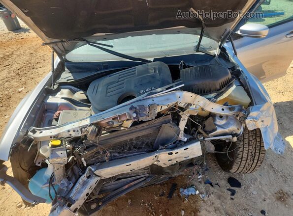 2C3CCABG2JH266691 2018 CHRYSLER 300 Silver Rear interior view