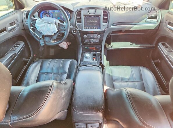 2C3CCABG2JH266691 2018 CHRYSLER 300 Silver Dashboard view