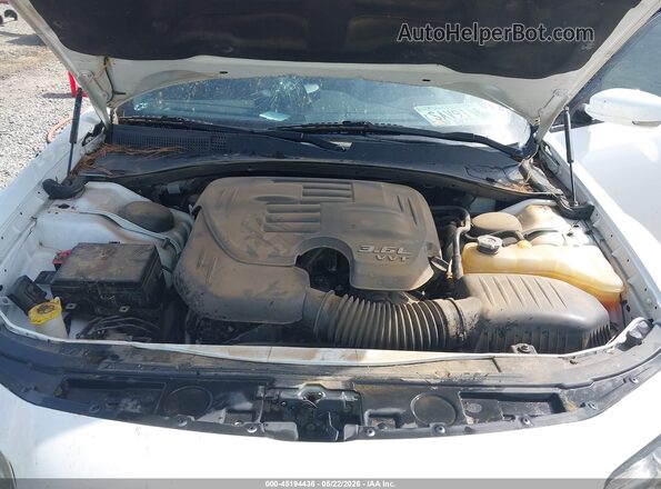 2C3CCABG3KH604925 2019 CHRYSLER 300 White Հետևի տեսք
