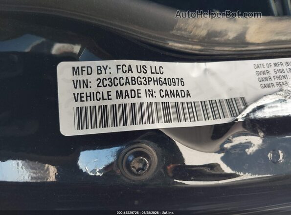 2C3CCABG3PH640976 2023 CHRYSLER 300 Black Vista del compartimento del motor