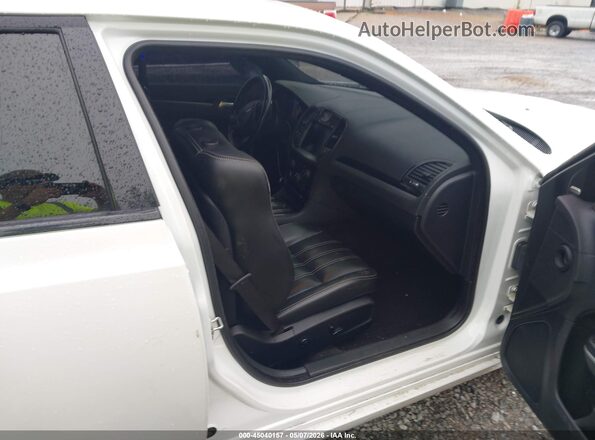 2C3CCABG4KH635018 2019 CHRYSLER 300 Белый Вид салона спереди