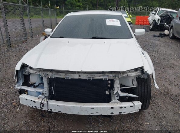 2C3CCABG4KH635018 2019 CHRYSLER 300 Белый Вид задней части салона
