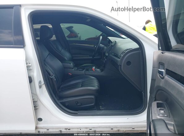 2C3CCABG7KH659104 2019 CHRYSLER 300 White Vista interior delantera
