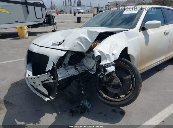 2C3CCABG8KH634020 2019 CHRYSLER 300 White Front view