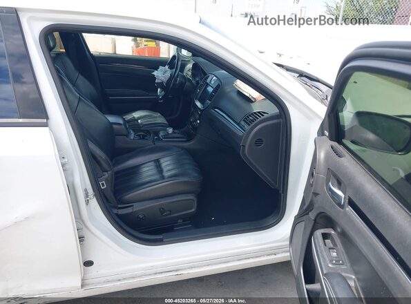 2C3CCABG8KH634020 2019 CHRYSLER 300 White Front interior view