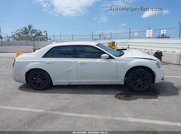 2C3CCABG8KH634020 2019 CHRYSLER 300 White 360 interior view