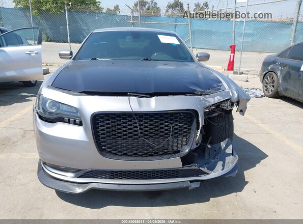2C3CCABG9JH223014 2018 CHRYSLER 300 Gray უკანა სალონის ხედი