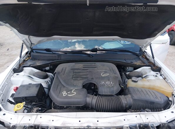 2C3CCABG9NH158722 2022 CHRYSLER 300 White უკანა ხედი