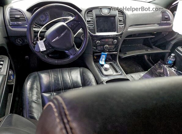 2C3CCABGXKH555464 2019 CHRYSLER 300 Черный Вид панели приборов