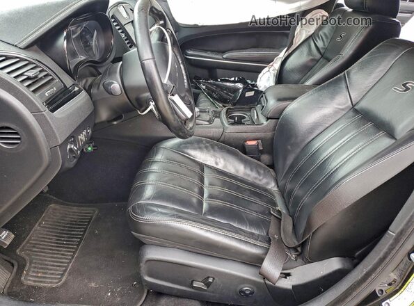 2C3CCABGXKH555464 2019 CHRYSLER 300 Черный Вид салона спереди