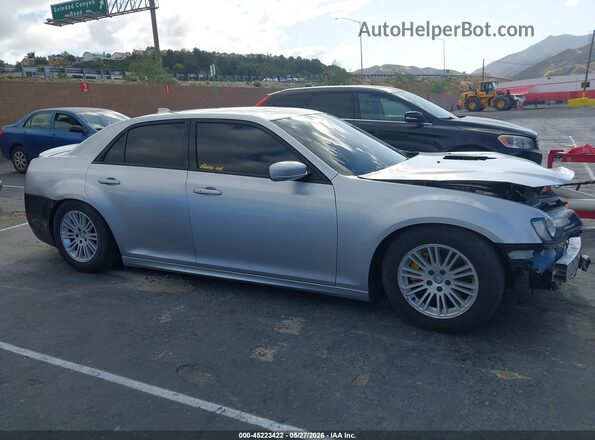 2C3CCABT7PH573280 2023 CHRYSLER 300 Серебряный Вид задней части салона