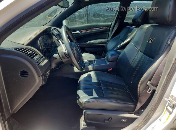 2C3CCABT8HH557963 2017 CHRYSLER 300 White Vista interior delantera