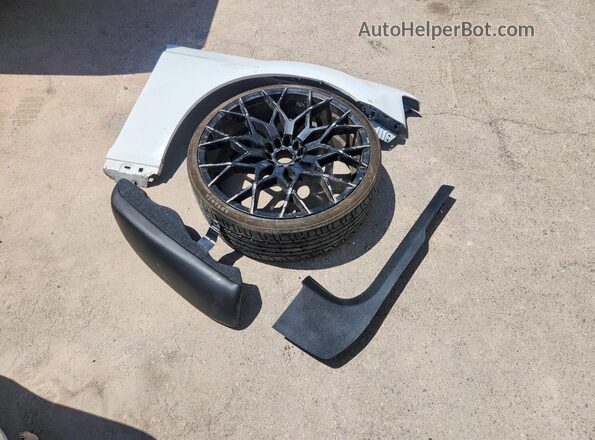 2C3CCABT8HH557963 2017 CHRYSLER 300 White Vista del compartimento del motor