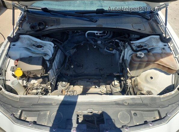 2C3CCABT8HH557963 2017 CHRYSLER 300 White Vista interior trasera