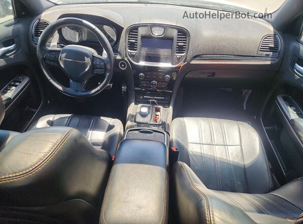 2C3CCABT8HH557963 2017 CHRYSLER 300 White Vista del salpicadero