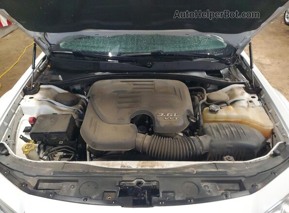 2C3CCAEG0JH319819 2018 CHRYSLER 300 White 