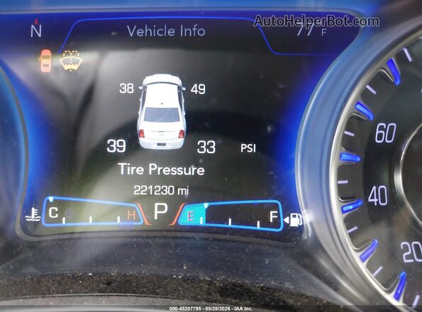 2C3CCAEG0KH698077 2019 CHRYSLER 300 White Вид задніх сидінь