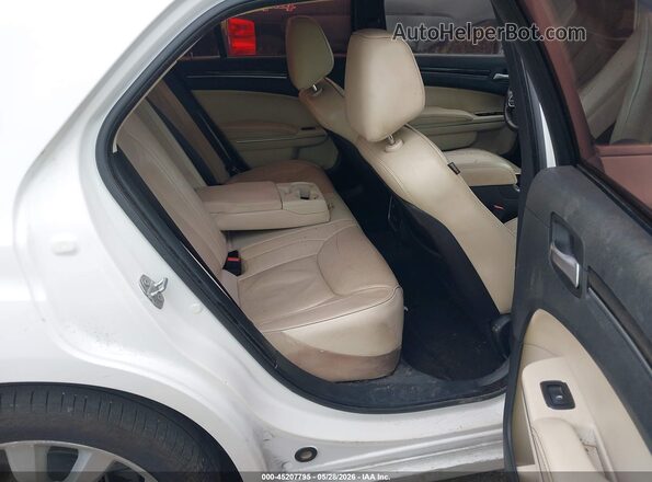 2C3CCAEG0KH698077 2019 CHRYSLER 300 White Вид наклейки з VIN-кодом